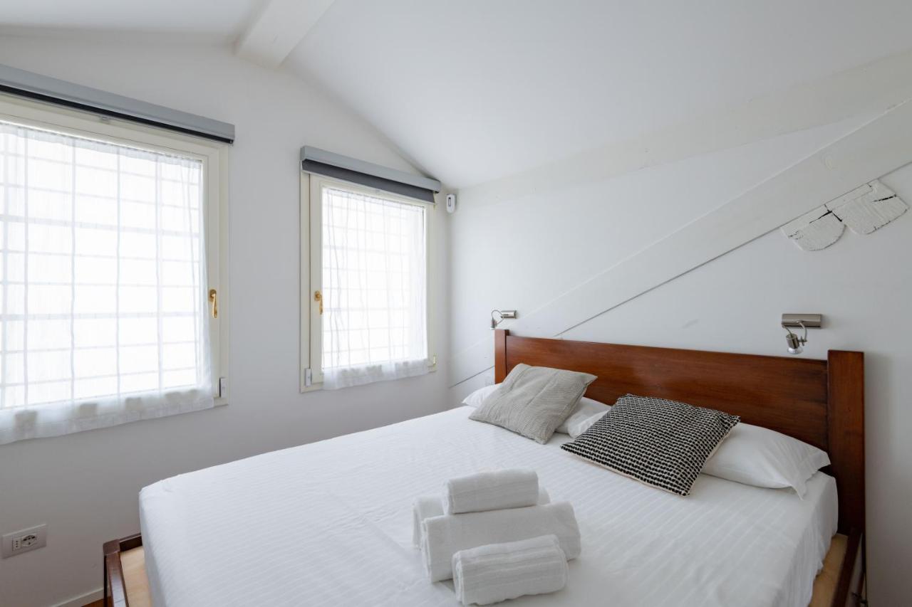 Milano Apartments Voghera Extérieur photo